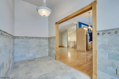 16 Peake Rd, Edison, NJ 08837 photo 17