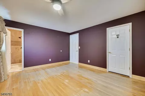 16 Peake Rd, Edison, NJ 08837 photo 19