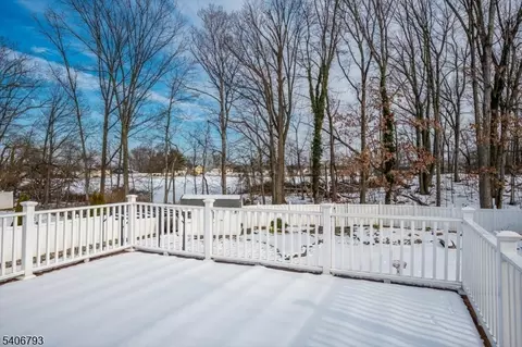 16 Peake Rd, Edison, NJ 08837 photo 32