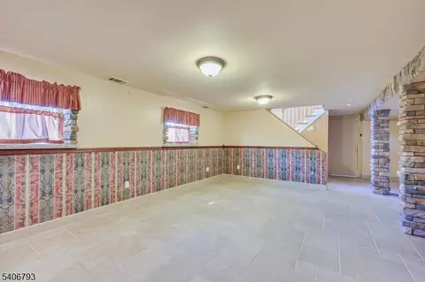 16 Peake Rd, Edison, NJ 08837 photo 28