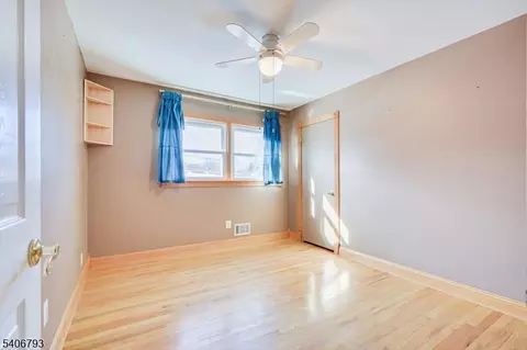 16 Peake Rd, Edison, NJ 08837 photo 25