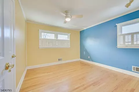 16 Peake Rd, Edison, NJ 08837 photo 22