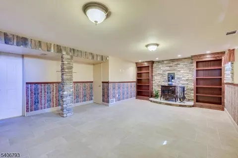 16 Peake Rd, Edison, NJ 08837 photo 27