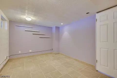 16 Peake Rd, Edison, NJ 08837 photo 29