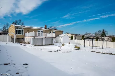 16 Peake Rd, Edison, NJ 08837 photo 34