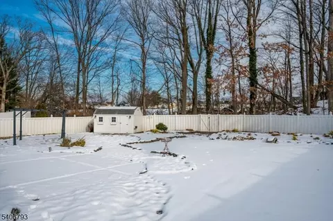 16 Peake Rd, Edison, NJ 08837 photo 35