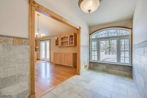 16 Peake Rd, Edison, NJ 08837 photo 18