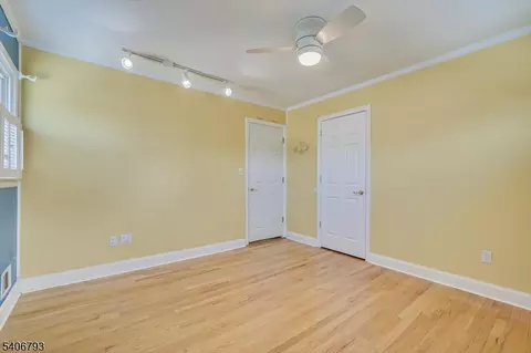 16 Peake Rd, Edison, NJ 08837 photo 23