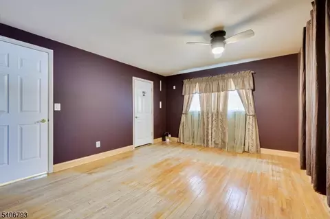 16 Peake Rd, Edison, NJ 08837 photo 20
