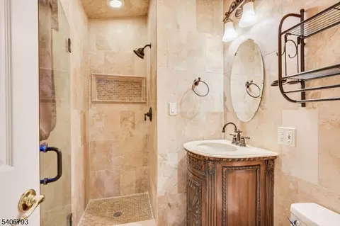 16 Peake Rd, Edison, NJ 08837 photo 21