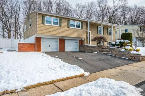 16 Peake Rd, Edison, NJ 08837 photo 4
