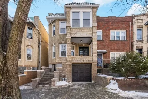 63 Highwood Ter, Weehawken Twp, NJ 07086