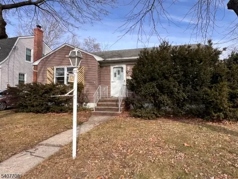 121 Woodbridge Ave, Sewaren, NJ 07077