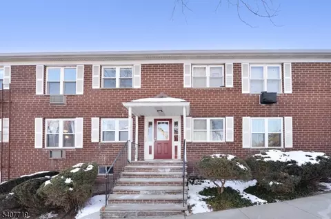 100 Pierson Miller Dr #4, Pompton Lakes, NJ 07442