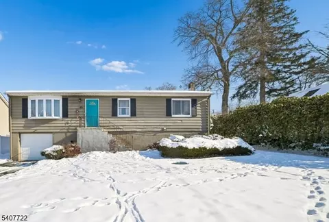 49 New York Ave, Lake Hopatcong, NJ 07849