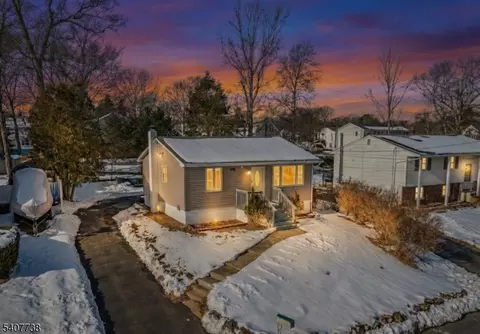 342 Dupont Ave, Hopatcong, NJ 07843