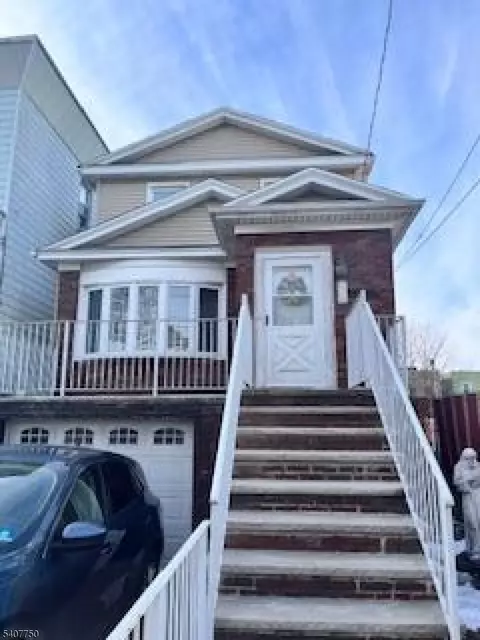 271 Danforth Ave, Jersey City, NJ 07305