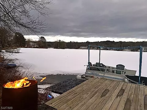 418 Lake Shr N, Montague Twp, NJ 07827