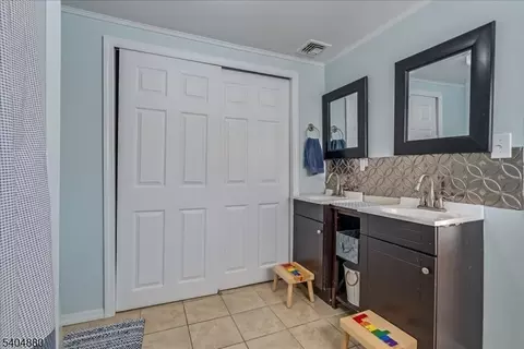 14 Oneida Trl, Wayne, NJ 07470 photo 22