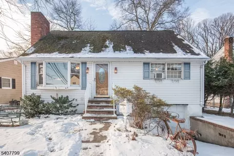 49 Skyline Lake Dr, Ringwood, NJ 07456