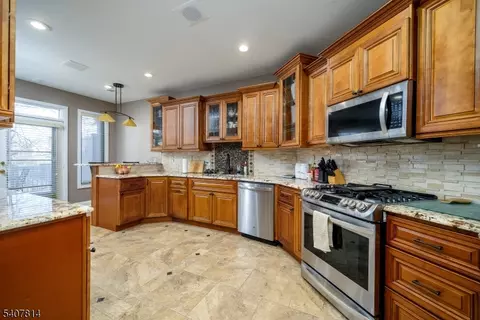 701 Timberbrooke Dr, Bedminster, NJ 07921