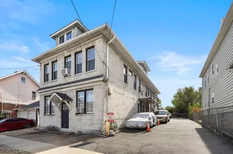 808 Bayway Ave, Elizabeth, NJ 07202
