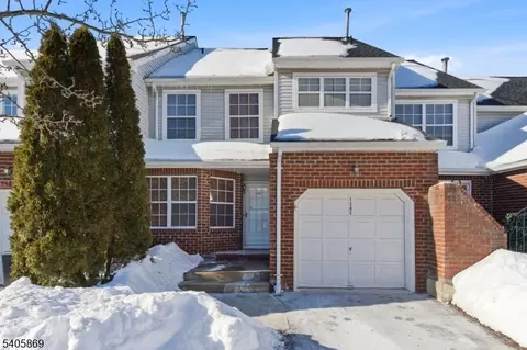 1202 Magnolia Ct, Hackettstown, NJ 07840
