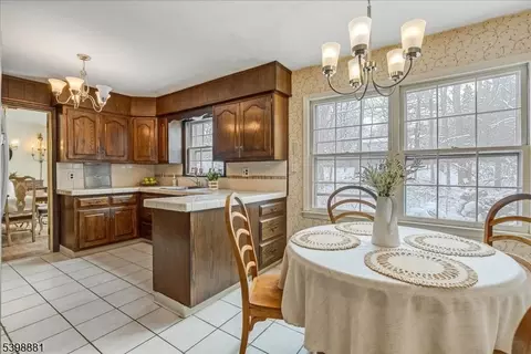 14 Skylark Rd, Springfield, NJ 07081 photo 5