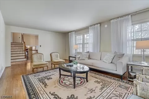 14 Skylark Rd, Springfield, NJ 07081 photo 2
