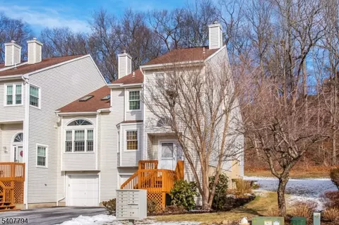 32 Noelle Ct, Lincoln Park, NJ 07035