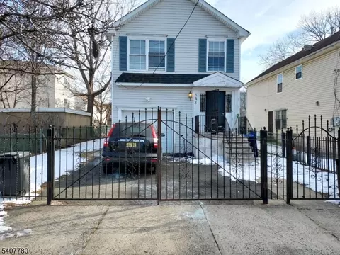 648 S 15th St #2, Newark, NJ 07103