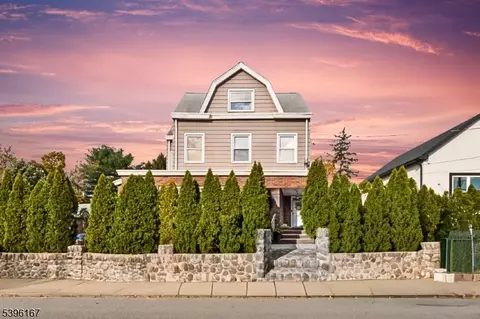 190 Totowa Rd, Totowa, NJ 07512