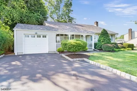 140 Eyland Ave, Succasunna, NJ 07876