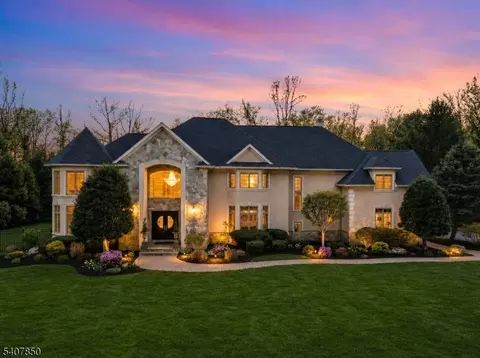 2 Stewart Ct, Westwood, NJ 07675