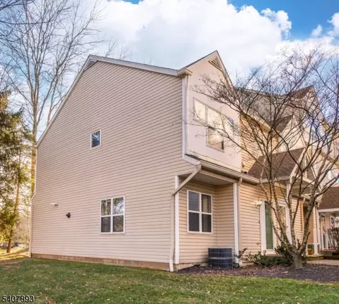 18 Bristol Ct, Lincoln Park, NJ 07035