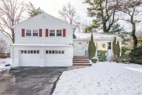 33 Tuers Pl, Montclair, NJ 07043