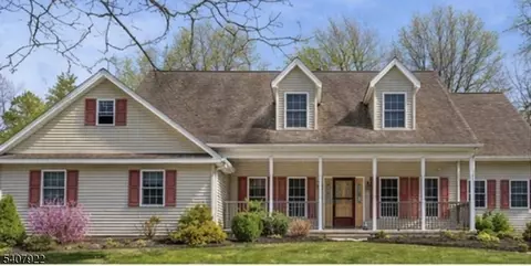 134 Meadows Rd, Lafayette, NJ 07848