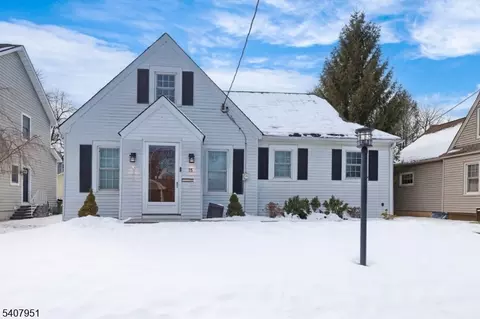 15 Godfrey Ave, Roseland, NJ 07068