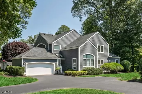 69 Sherwood Dr, Morristown, NJ 07960