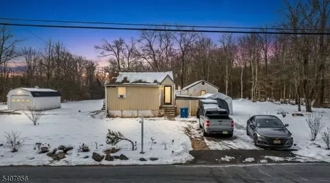 107 Oak Grove Rd, Flemington, NJ 08822