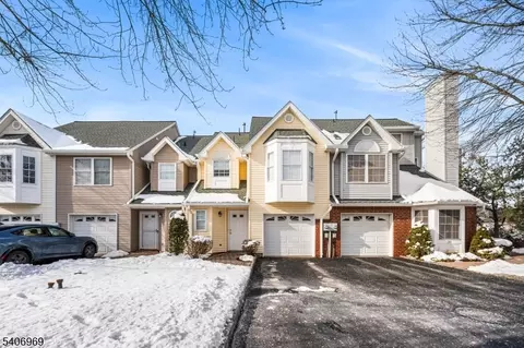 31 Angela Way, Berkeley Heights, NJ 07922
