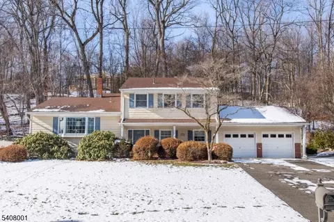 686 Kennedy Dr, Township Of Washington, NJ 07676