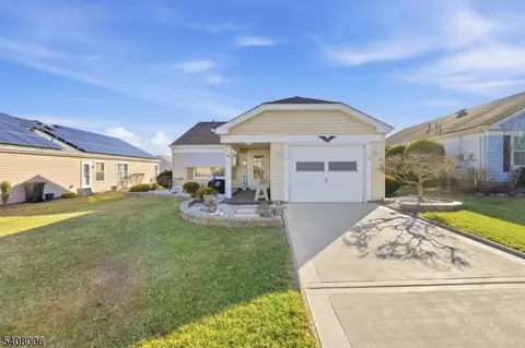 7 Woodstock Ln, Manchester Township, NJ 08759