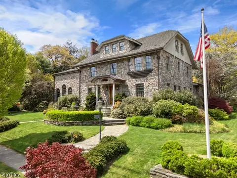 225 Hillside Ave, Nutley, NJ 07110