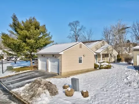 36 Brandywyne Dr, Florham Park, NJ 07932