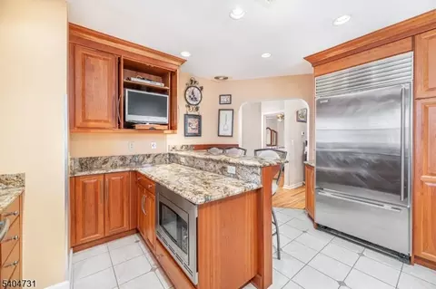 1094 Mcbride Ave, Woodland Park, NJ 07424