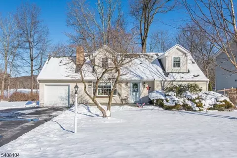30 Edgewater Dr, Denville, NJ 07834