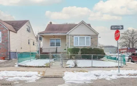 284 W End Ave, Newark, NJ 07106