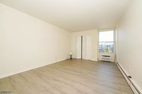 1 River Rd #3G, Nutley, NJ 07110