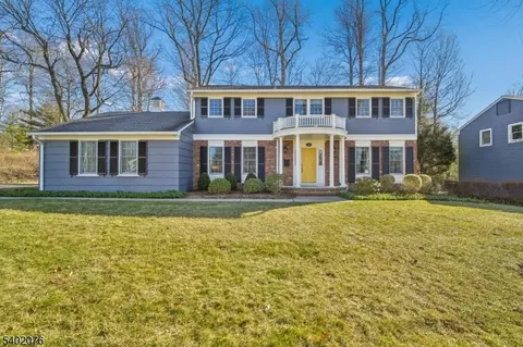46 Coolidge Dr, Berkeley Heights, NJ 07922